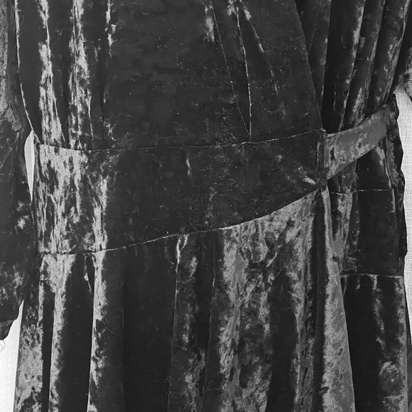 Masseys Dress Wrap Bodice Black Size 3X Below Knee Stretch Velveteen Shiny - Picture 4 of 5